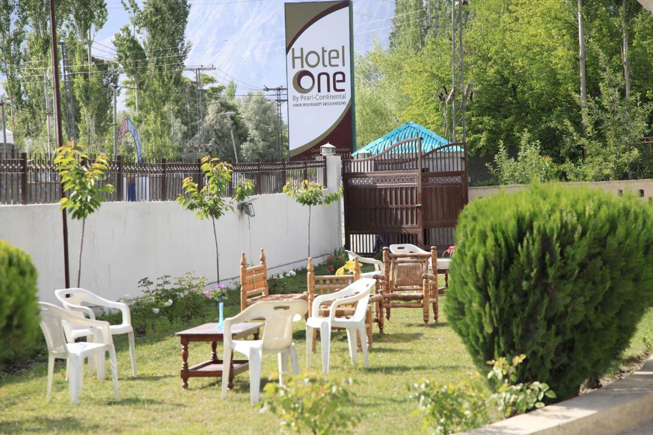 Hotel One Skardu Exteriör bild
