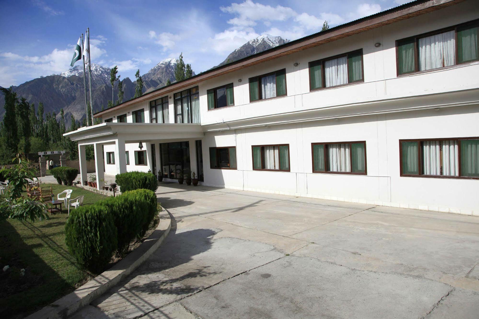 Hotel One Skardu Exteriör bild